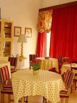 фото отеля Hotel Residence Lou Paradou Greoux-les-Bains