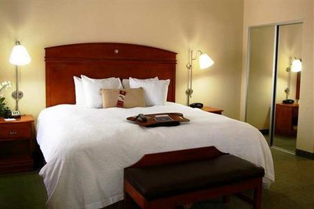 фото отеля Hampton Inn & Suites Los Angeles/Sherman Oaks