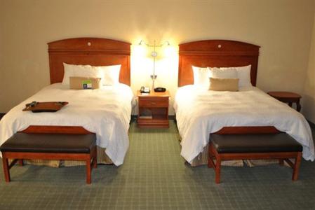 фото отеля Hampton Inn & Suites Los Angeles/Sherman Oaks