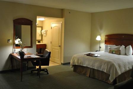 фото отеля Hampton Inn & Suites Los Angeles/Sherman Oaks