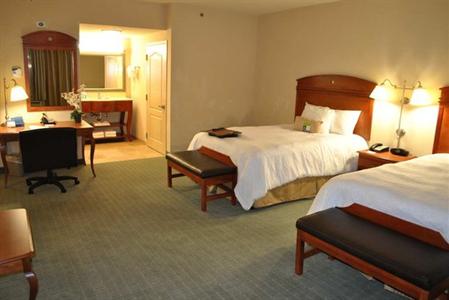 фото отеля Hampton Inn & Suites Los Angeles/Sherman Oaks