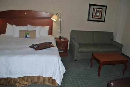 фото отеля Hampton Inn & Suites Los Angeles/Sherman Oaks