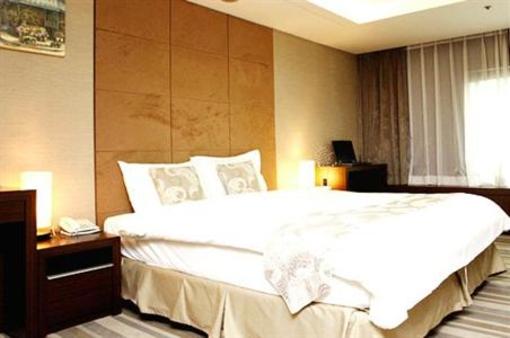 фото отеля Three Seven Stay Hotel