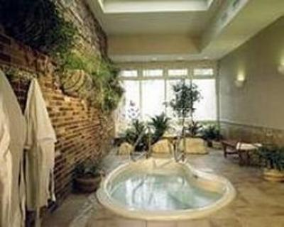 фото отеля Nichols Village Hotel & Spa, Scranton PA