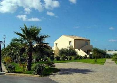 фото отеля Delfino Beach Hotel