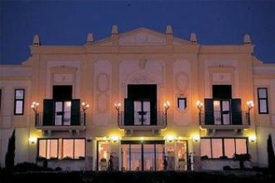 фото отеля Delfino Beach Hotel