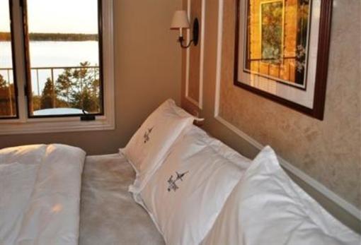 фото отеля Bay Point Inn