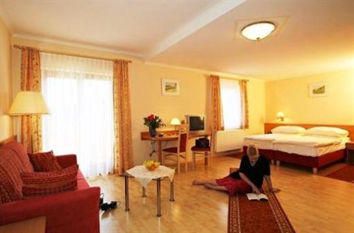 фото отеля Familiengasthof Pension Ödenhof Sankt Corona am Wechsel