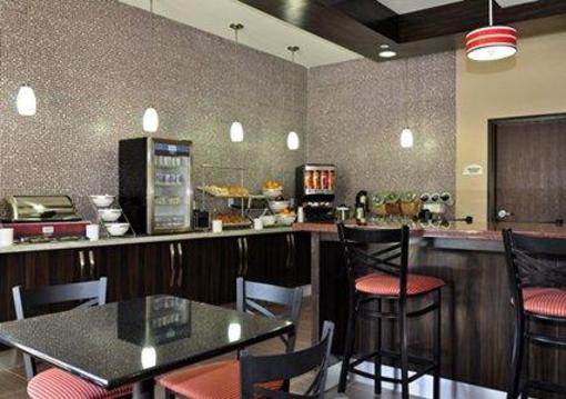 фото отеля Comfort Inn & Suites