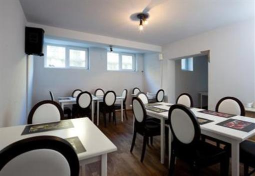 фото отеля Living In Aparthotel Oradea