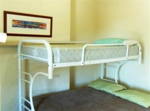фото отеля Perth Beach Hostel Indigo
