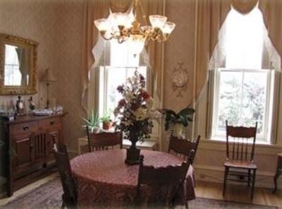 фото отеля Lovelace Manor Bed and Breakfast