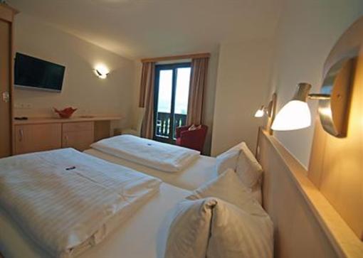 фото отеля Lipeter And Bergheimat Hotel Weissensee