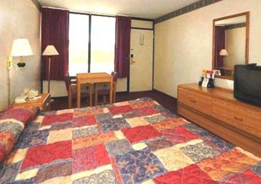 фото отеля Econo Lodge Oak Grove (Missouri)