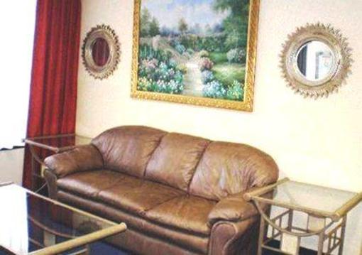 фото отеля Econo Lodge Oak Grove (Missouri)