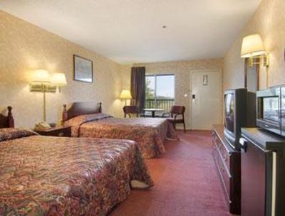 фото отеля Super 8 Priceville Decatur