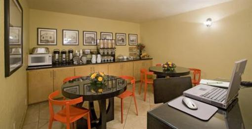 фото отеля Best Western Pine Tree Motel Chino