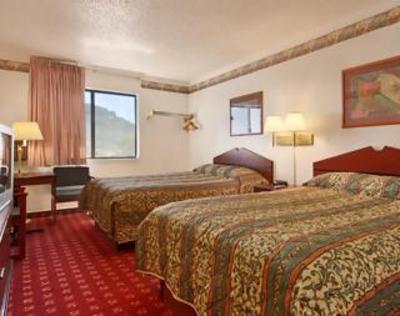 фото отеля Super 8 Henderson/NE Denver