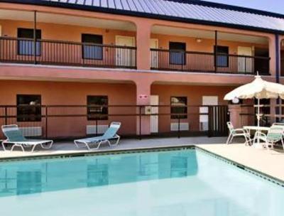 фото отеля Super 8 Decatur Downtown