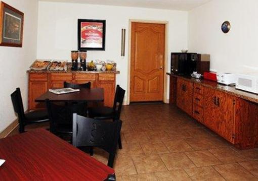 фото отеля Econo Lodge Merrill