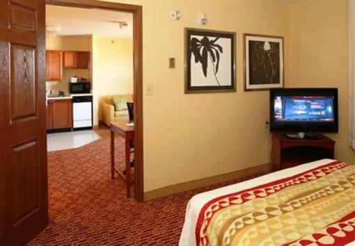 фото отеля TownePlace Suites Cleveland Streetsboro