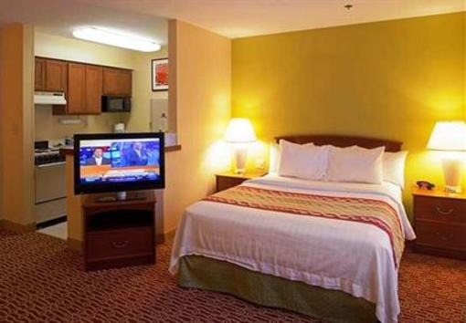 фото отеля TownePlace Suites Cleveland Streetsboro