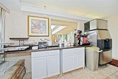 фото отеля Americas Best Value Inn Central Valley