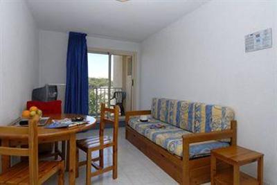 фото отеля Hotel Le Neptune Saint-Pierre-la-Mer