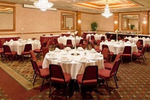 фото отеля Holiday Inn Detroit Southgate