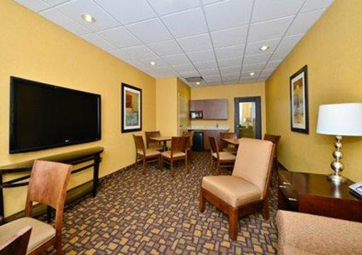 фото отеля Comfort Inn & Suites adj to Akwesasne Mohawk Casino
