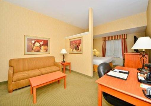 фото отеля Comfort Inn & Suites adj to Akwesasne Mohawk Casino