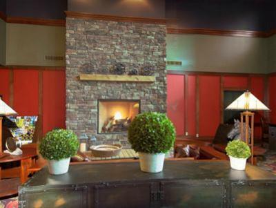 фото отеля Vernon Downs Hotel