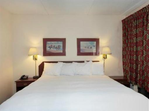 фото отеля Vernon Downs Hotel