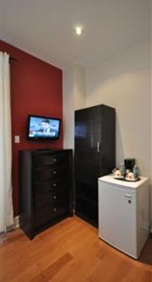 фото отеля Auberge du Carre St Louis Hotel Montreal