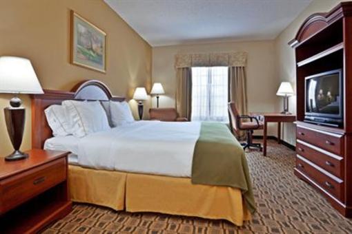 фото отеля Holiday Inn Express Hotels And Suites Albermarle