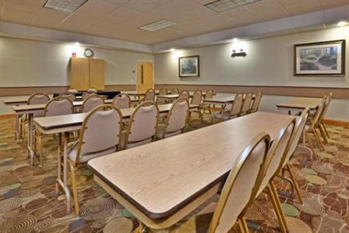 фото отеля Holiday Inn Express Hotels And Suites Albermarle