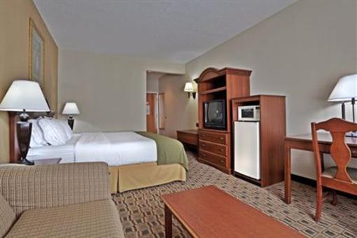 фото отеля Holiday Inn Express Hotels And Suites Albermarle