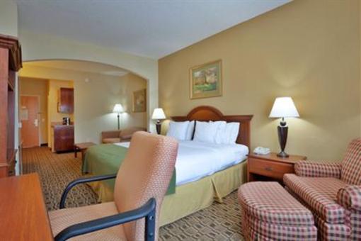 фото отеля Holiday Inn Express Hotels And Suites Albermarle