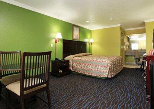 фото отеля Econo Lodge Hobby Houston