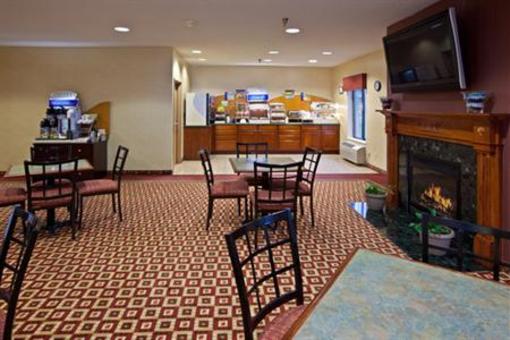 фото отеля Holiday Inn Express Cloverdale