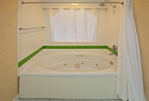 фото отеля Holiday Inn Express Cloverdale