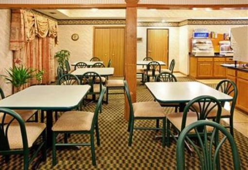 фото отеля Holiday Inn Express Huntington