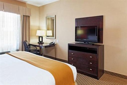 фото отеля Holiday Inn Express Hotel & Suites Crestview