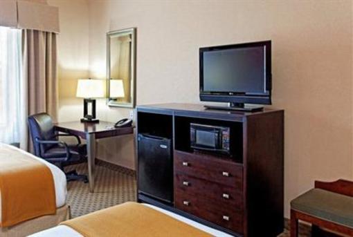 фото отеля Holiday Inn Express Hotel & Suites Crestview
