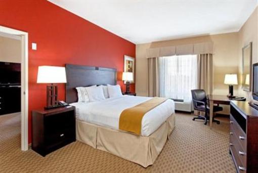 фото отеля Holiday Inn Express Hotel & Suites Crestview
