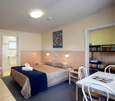 фото отеля Christchurch Top 10 Holiday Park