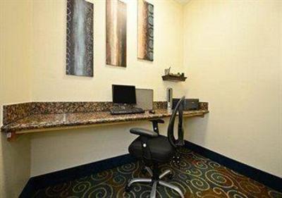 фото отеля Comfort Suites Tulare