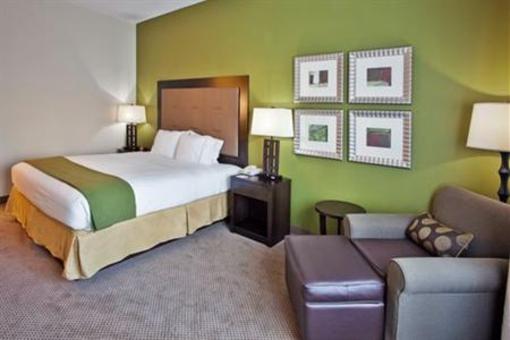 фото отеля Holiday Inn Express Hotel & Suites Savannah-Midtown