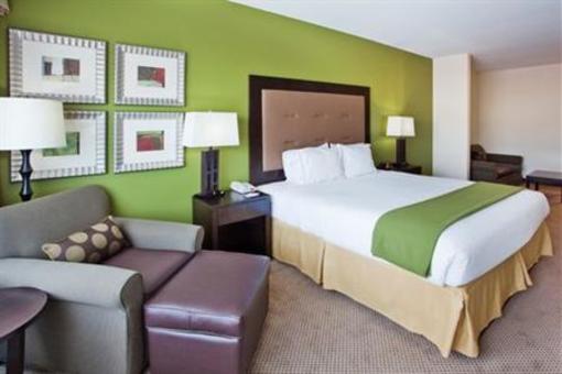 фото отеля Holiday Inn Express Hotel & Suites Savannah-Midtown