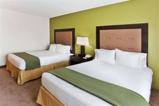фото отеля Holiday Inn Express Hotel & Suites Savannah-Midtown